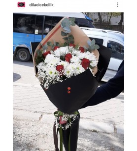 7 Adet Gül ve Papatyalar