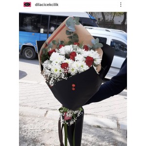 7 Adet Gül ve Papatyalar